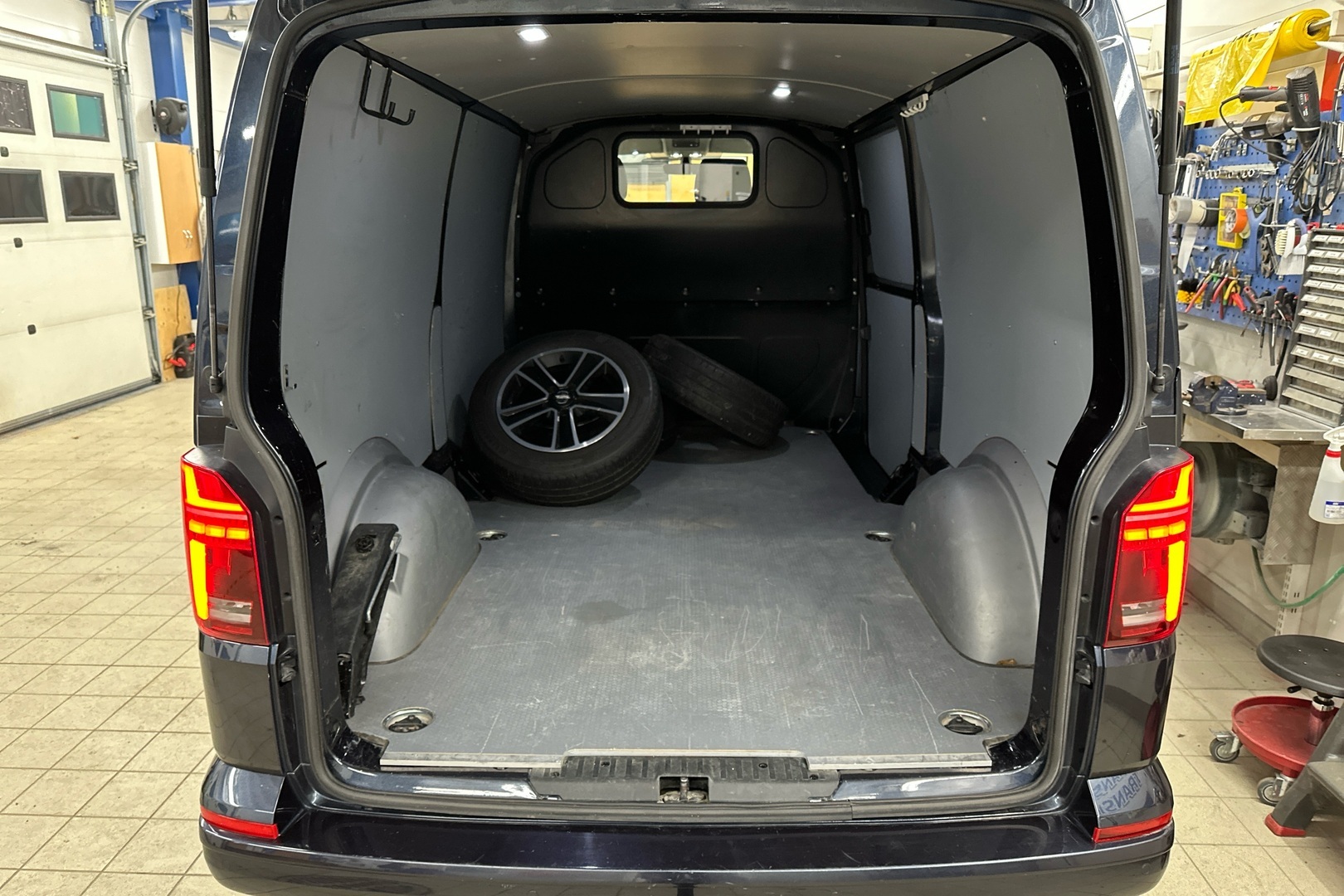 VOLKSWAGEN Transporter 2020