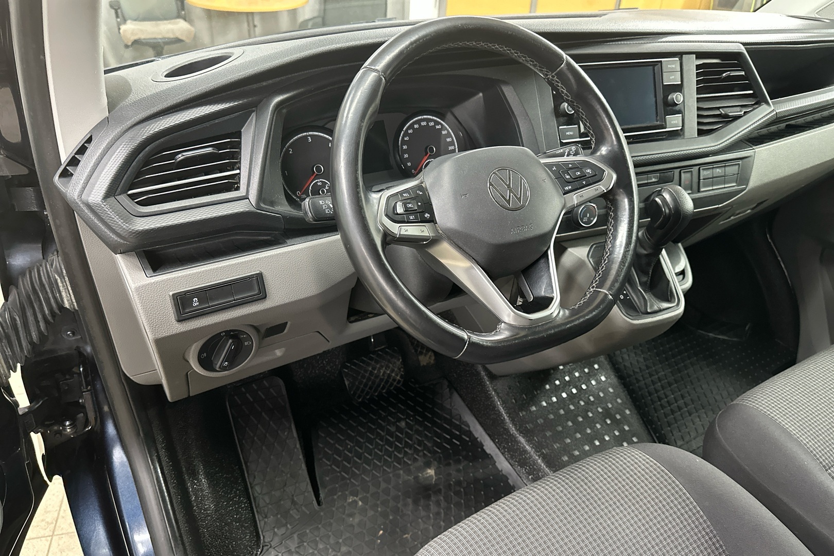 VOLKSWAGEN Transporter 2020