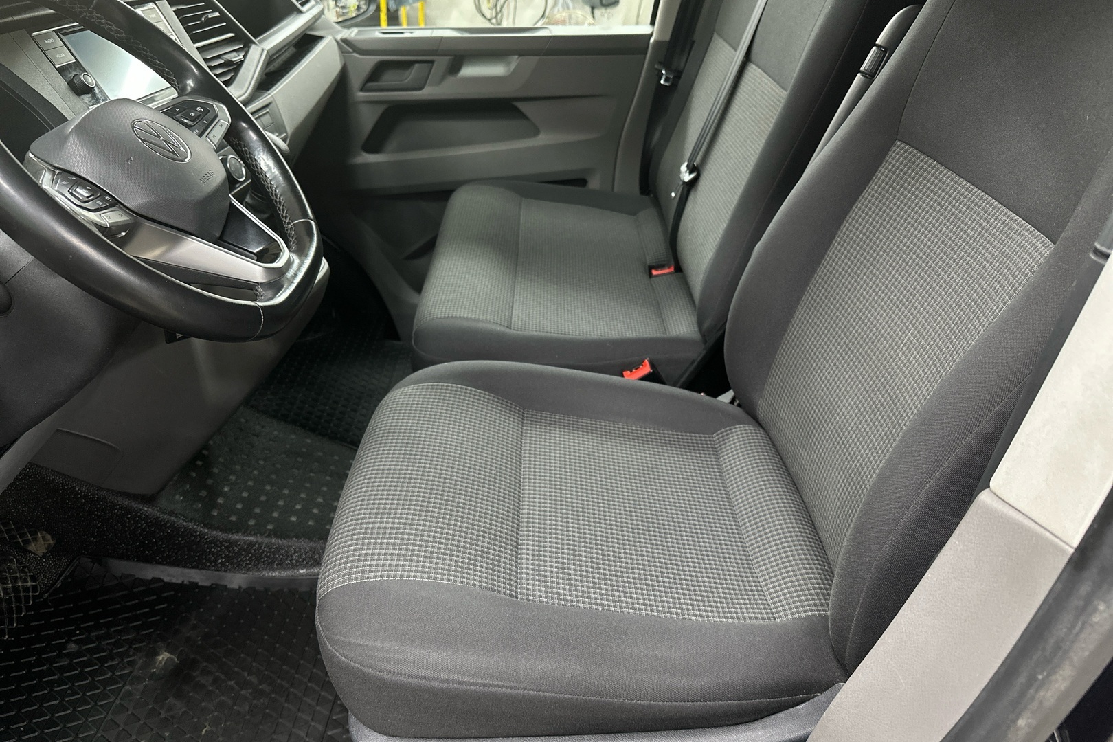 VOLKSWAGEN Transporter 2020