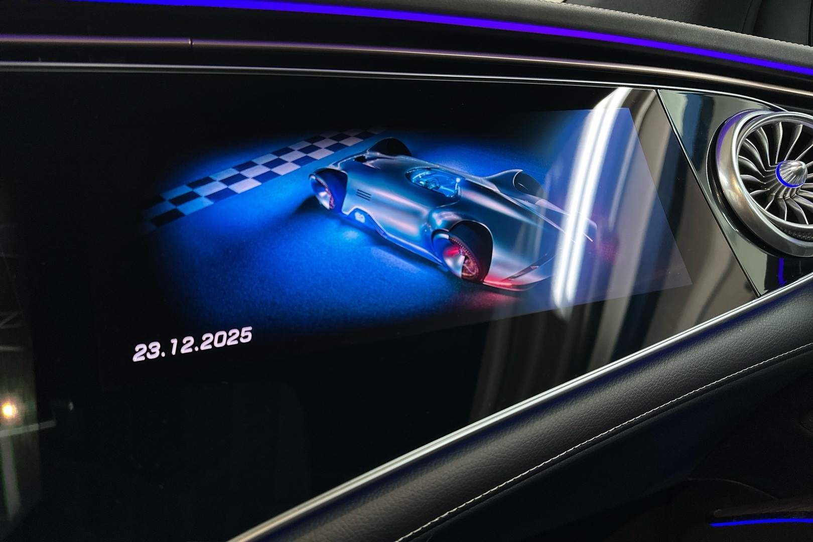 MERCEDES-BENZ EQS 2023