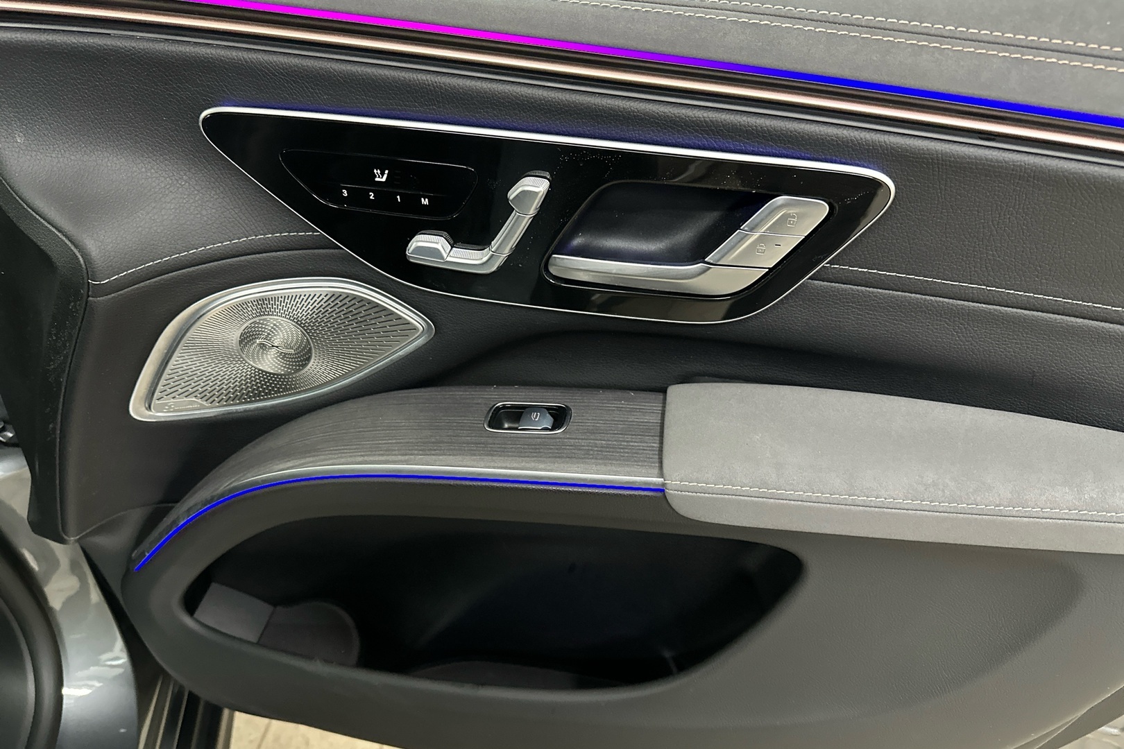 MERCEDES-BENZ EQS 2023