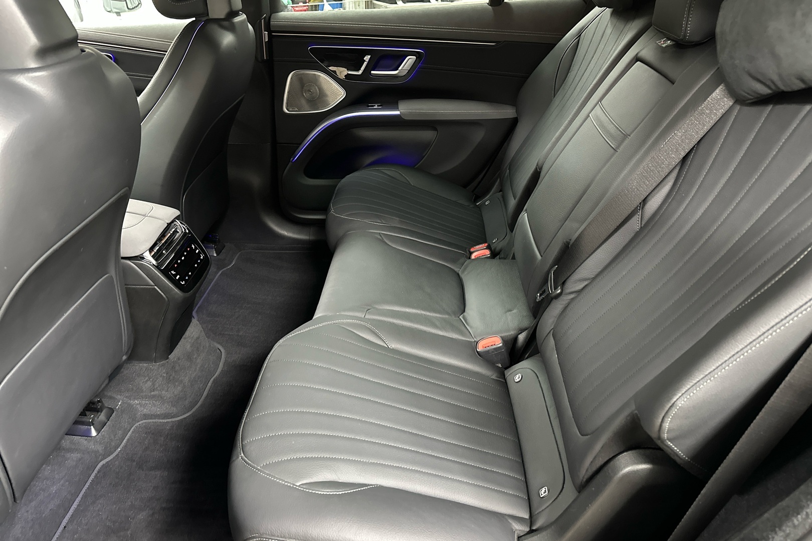 MERCEDES-BENZ EQS 2023