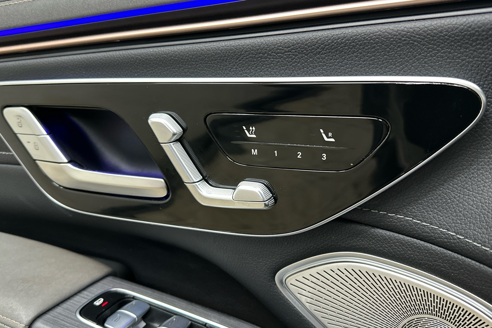 MERCEDES-BENZ EQS 2023