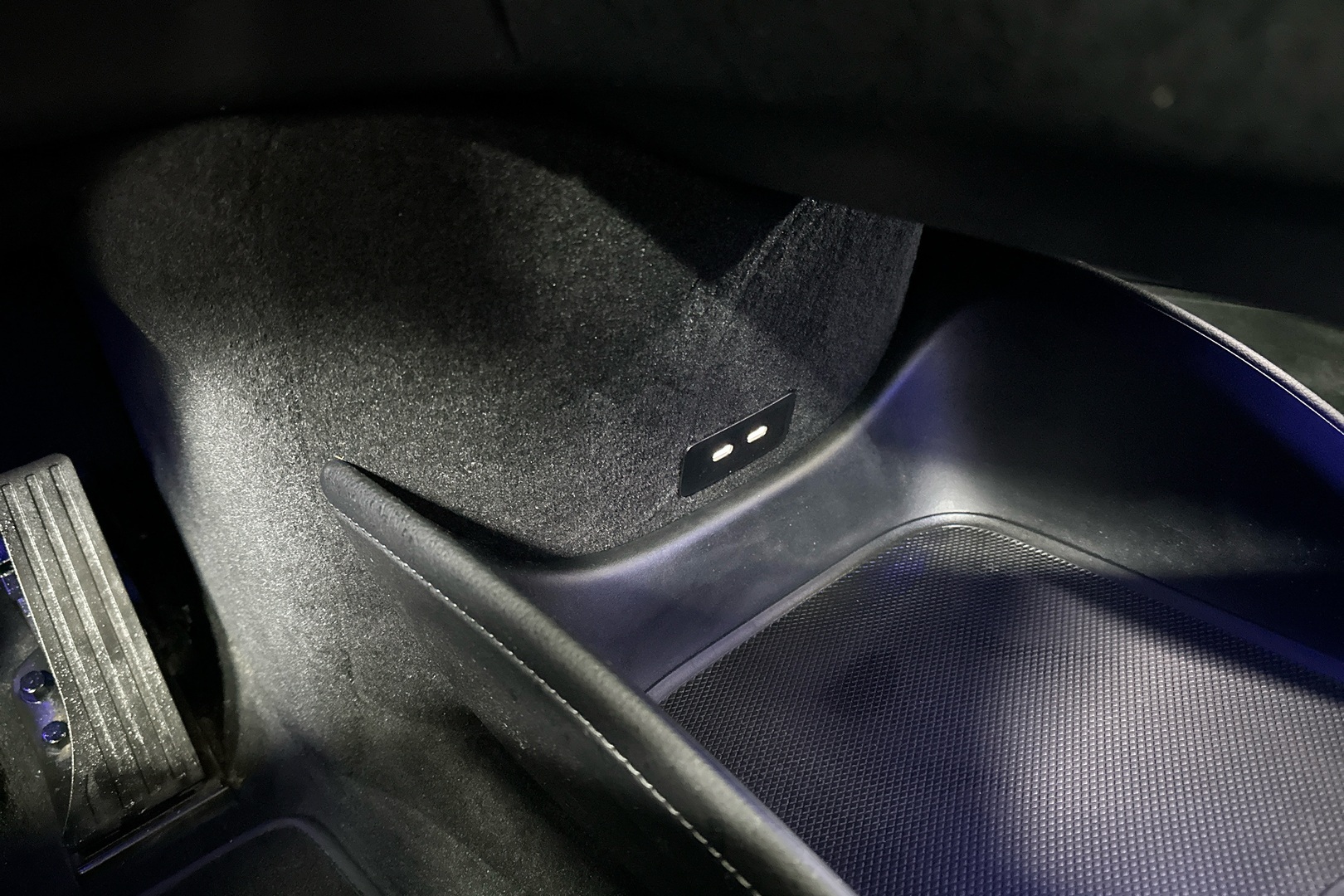 MERCEDES-BENZ EQS 2023