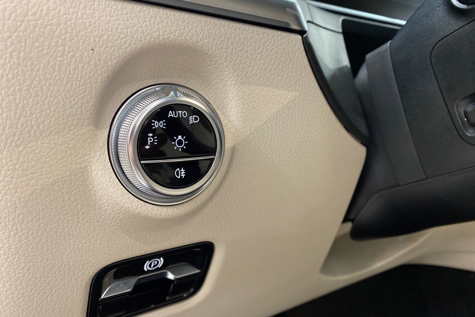 MERCEDES-BENZ C 2024