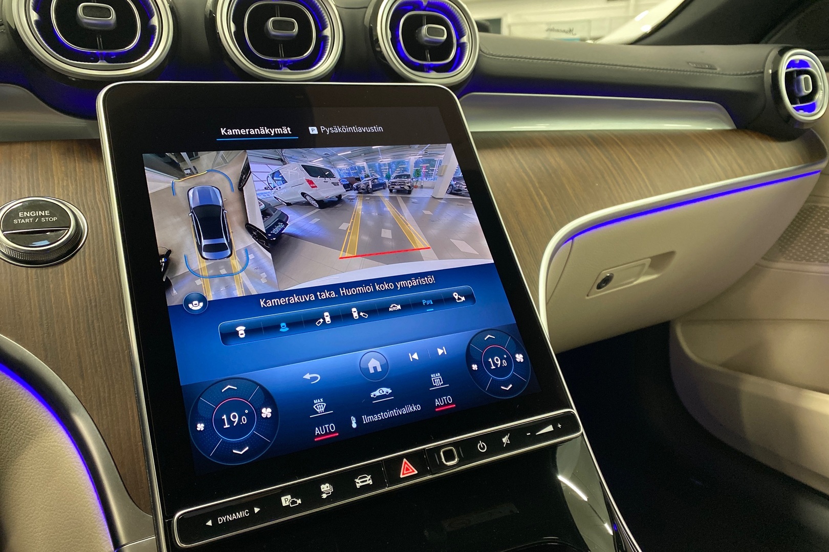 MERCEDES-BENZ C 2024