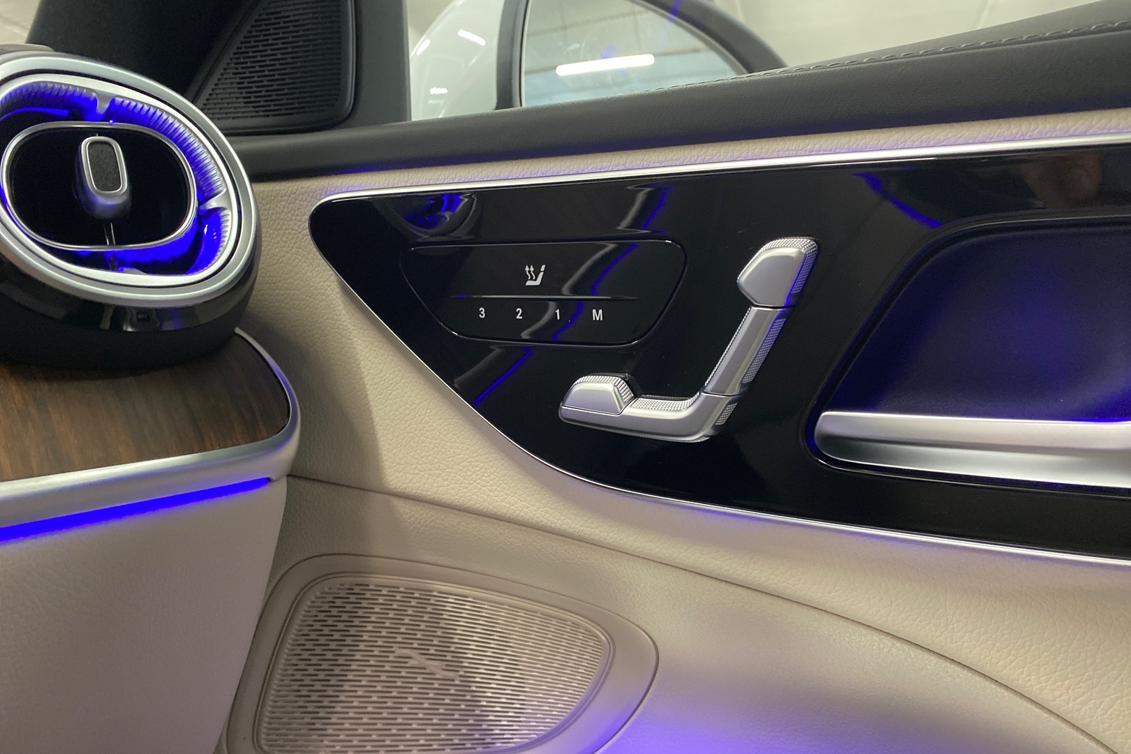 MERCEDES-BENZ C 2024