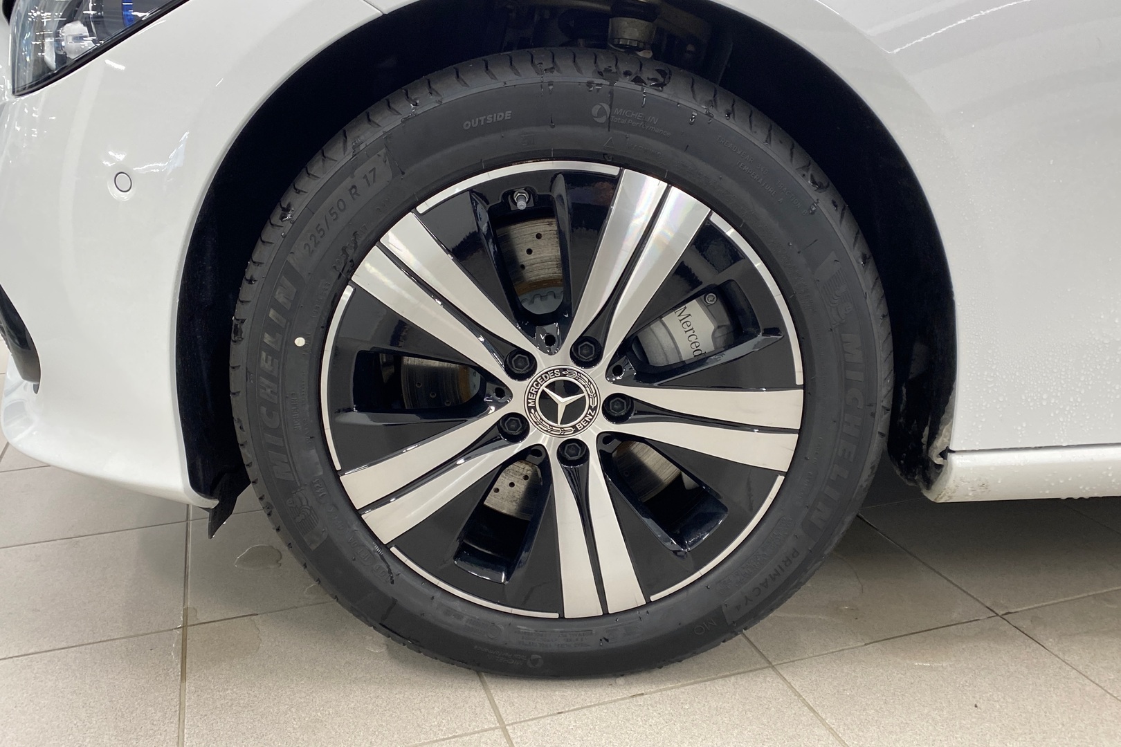 MERCEDES-BENZ C 2024