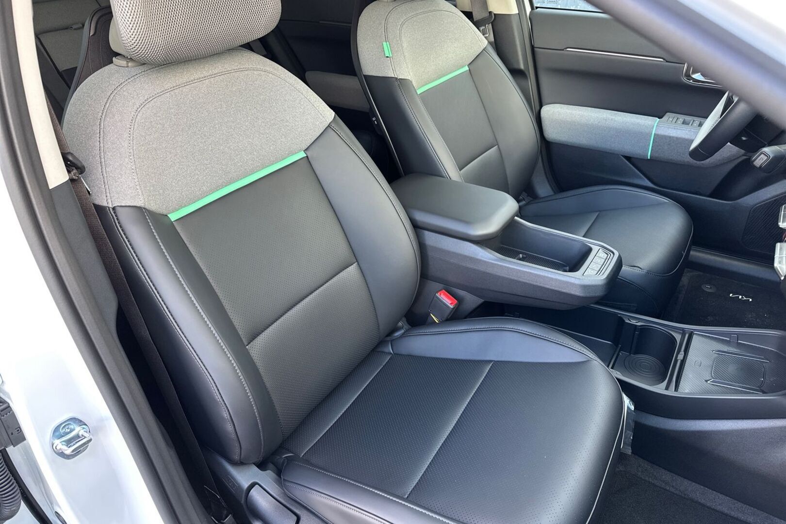 KIA EV4 2027