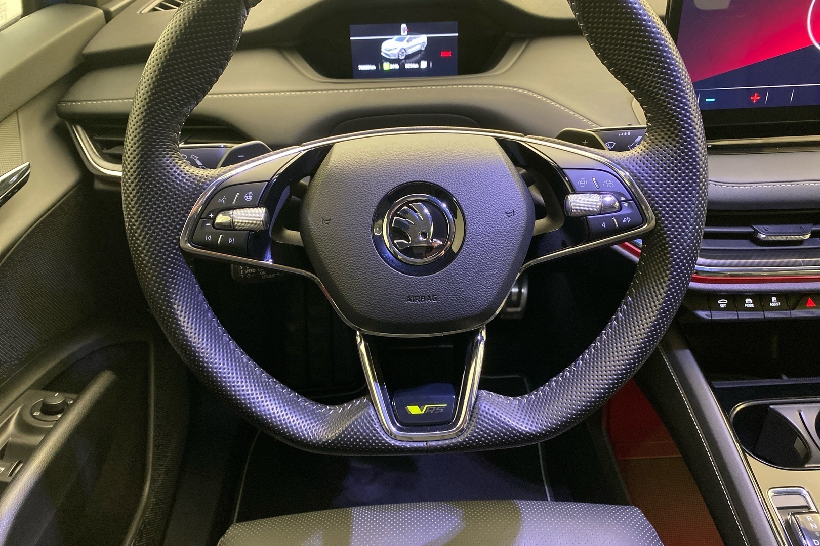 SKODA Enyaq 18