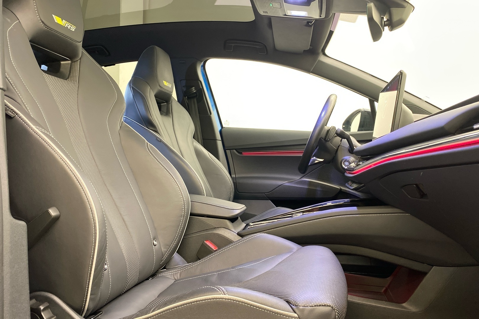 SKODA Enyaq 8