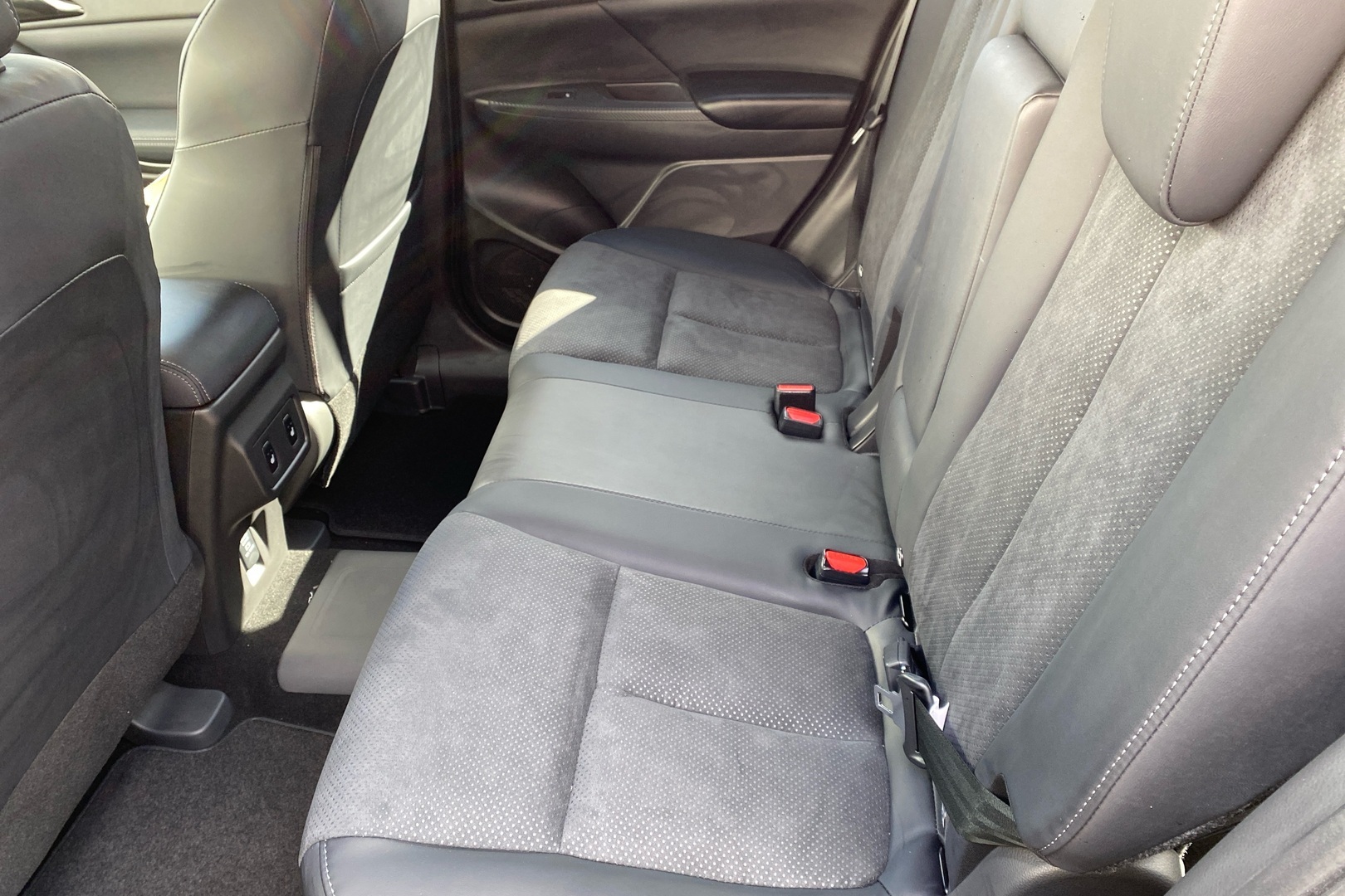 MITSUBISHI Eclipse Cross 2023