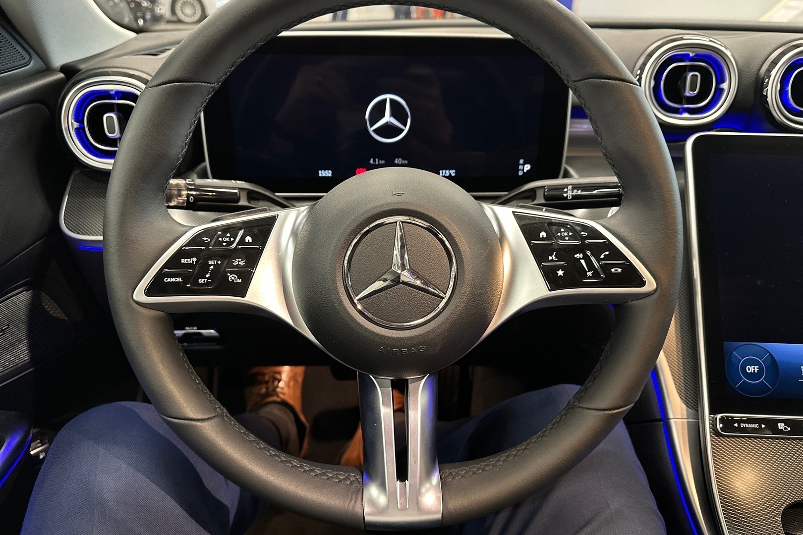 MERCEDES-BENZ C 2023