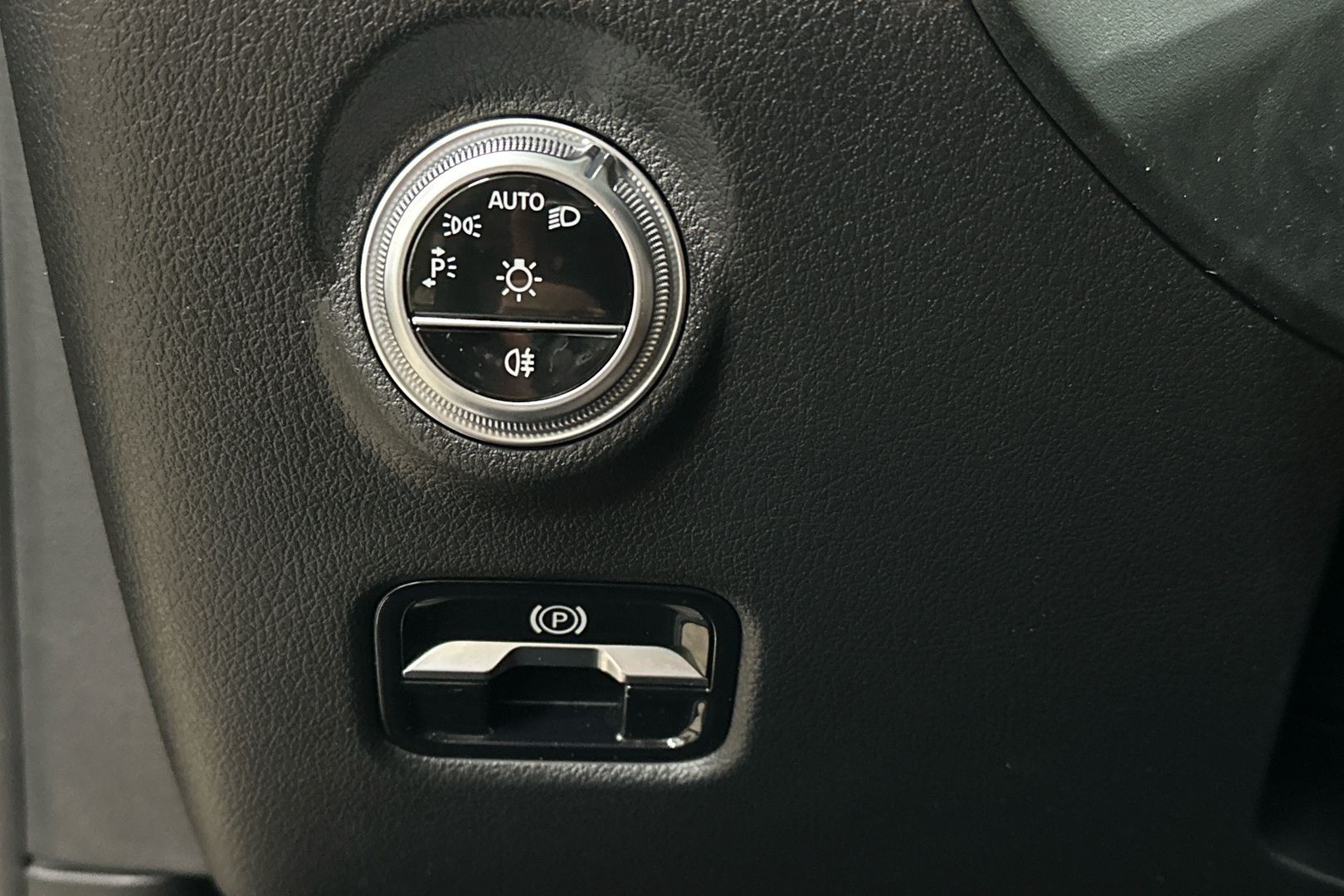 MERCEDES-BENZ C 2023