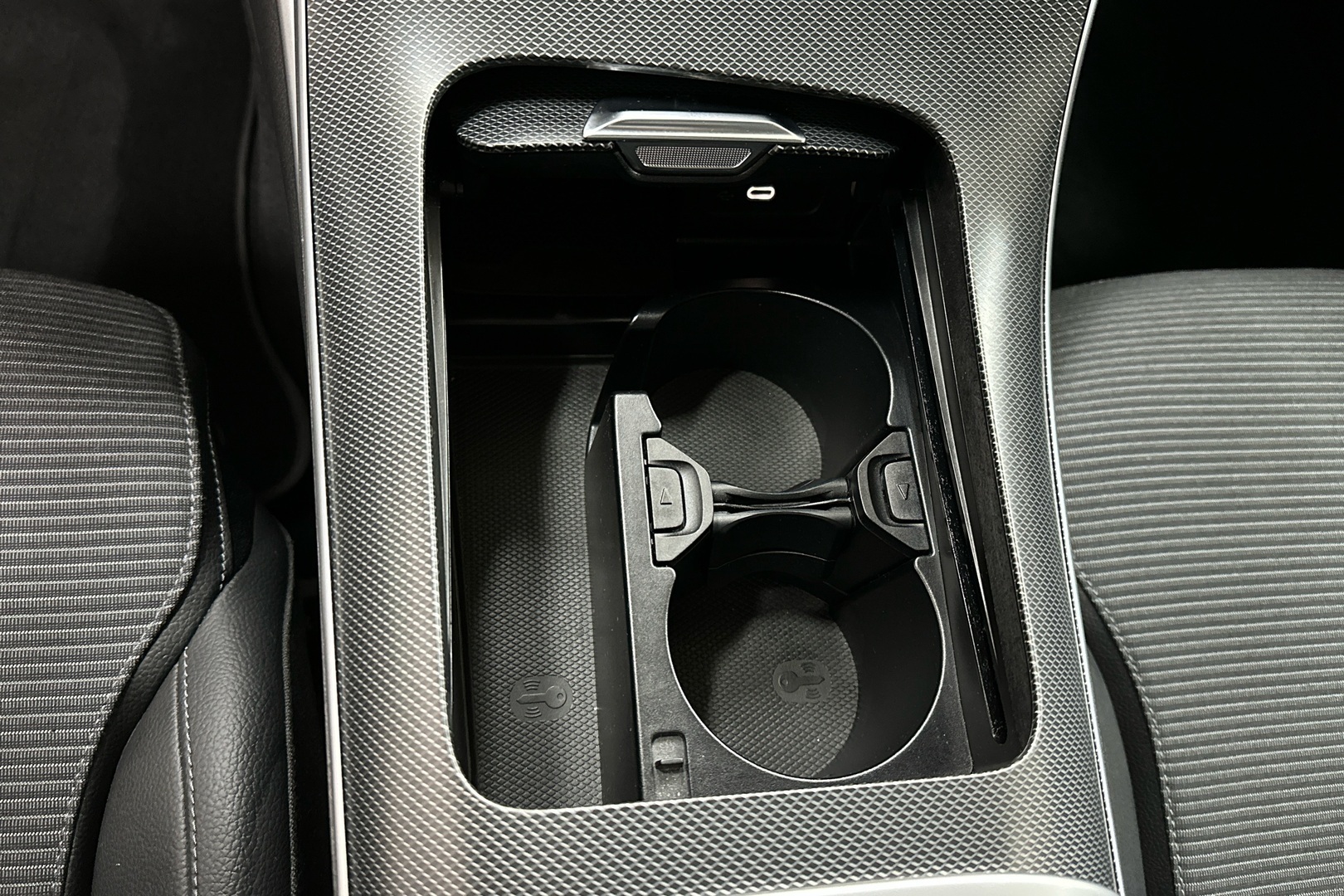 MERCEDES-BENZ C 2023