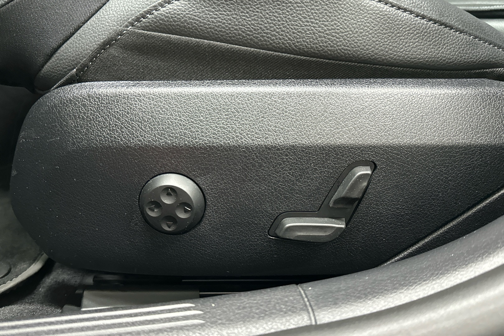 MERCEDES-BENZ C 2023