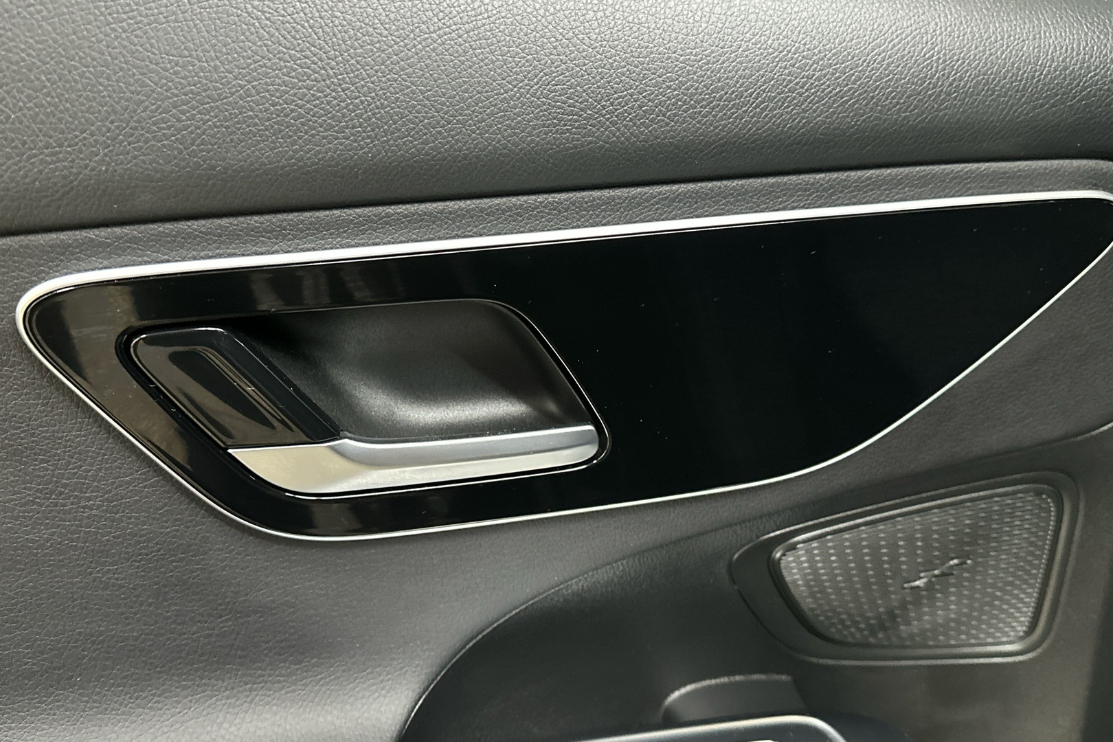 MERCEDES-BENZ C 2023