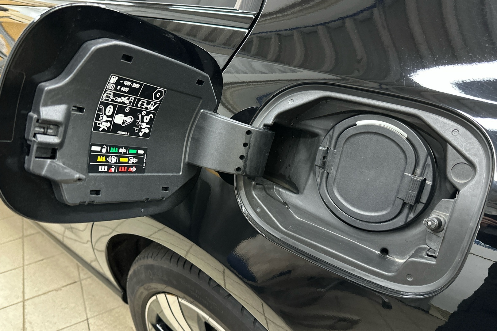 MERCEDES-BENZ C 2023