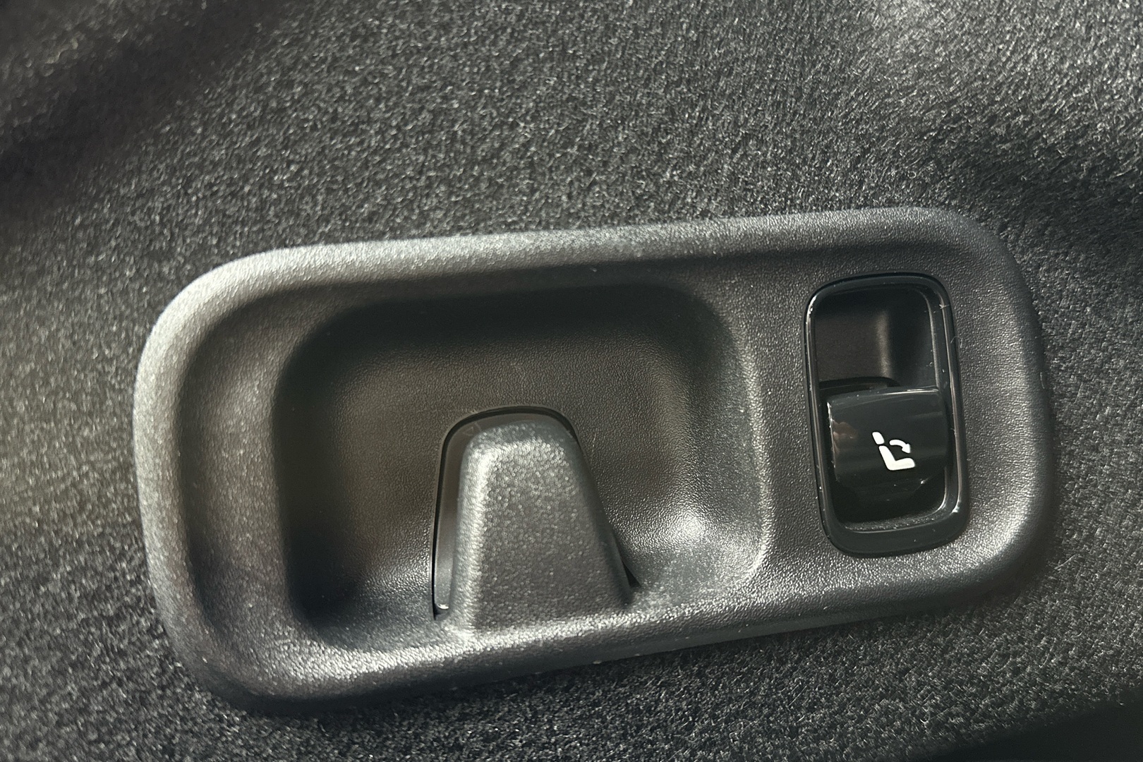 MERCEDES-BENZ C 2023