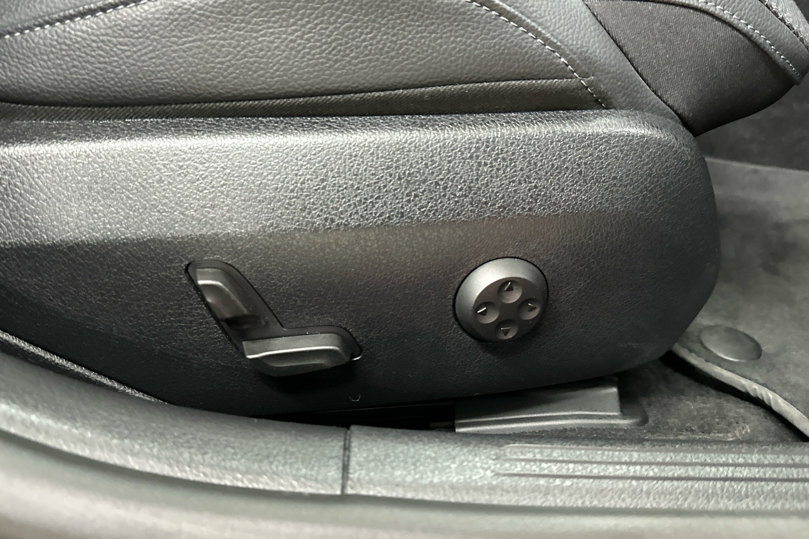 MERCEDES-BENZ C 2023