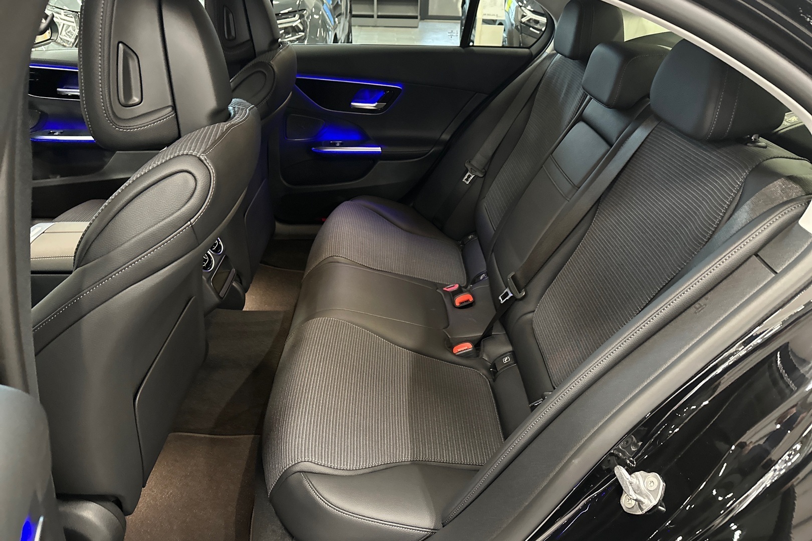 MERCEDES-BENZ C 2023