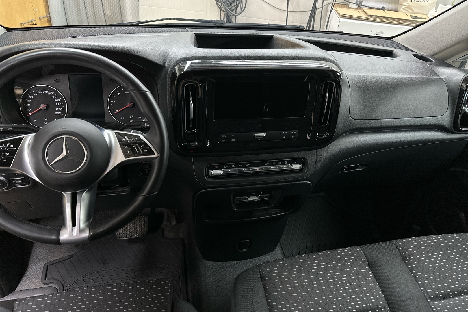 MERCEDES-BENZ Vito 2024