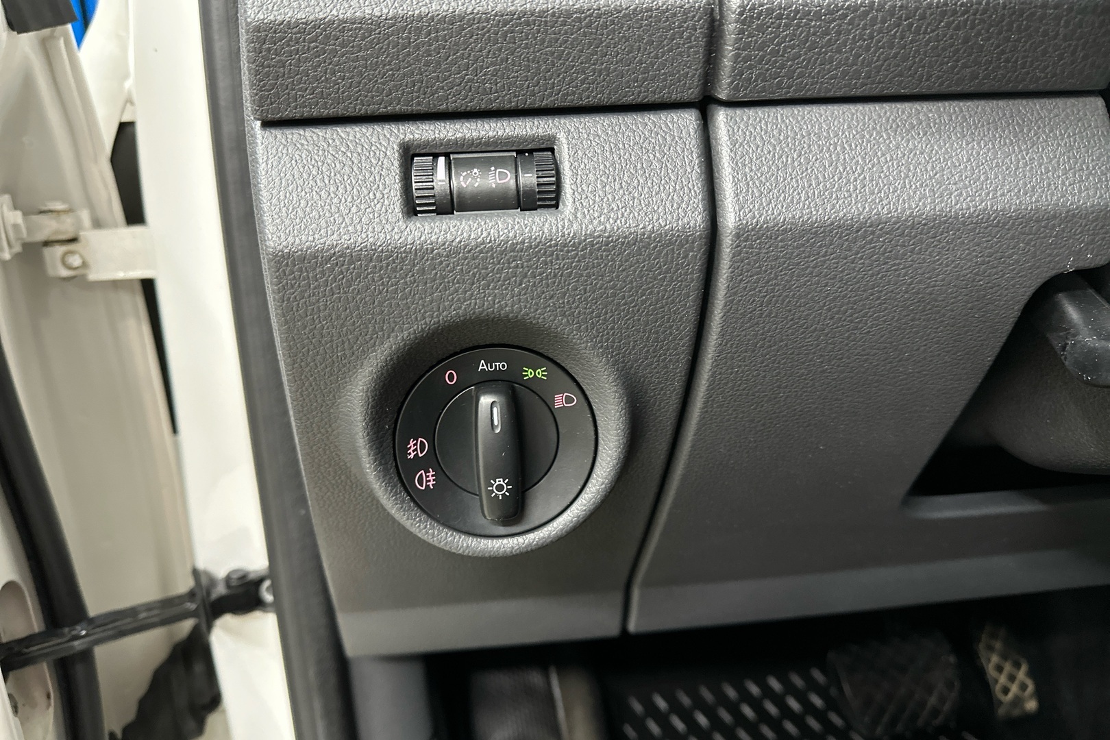 VOLKSWAGEN Amarok 2012