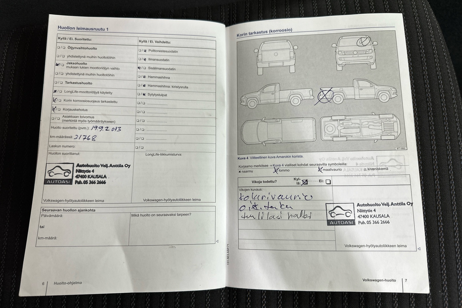 VOLKSWAGEN Amarok 2012