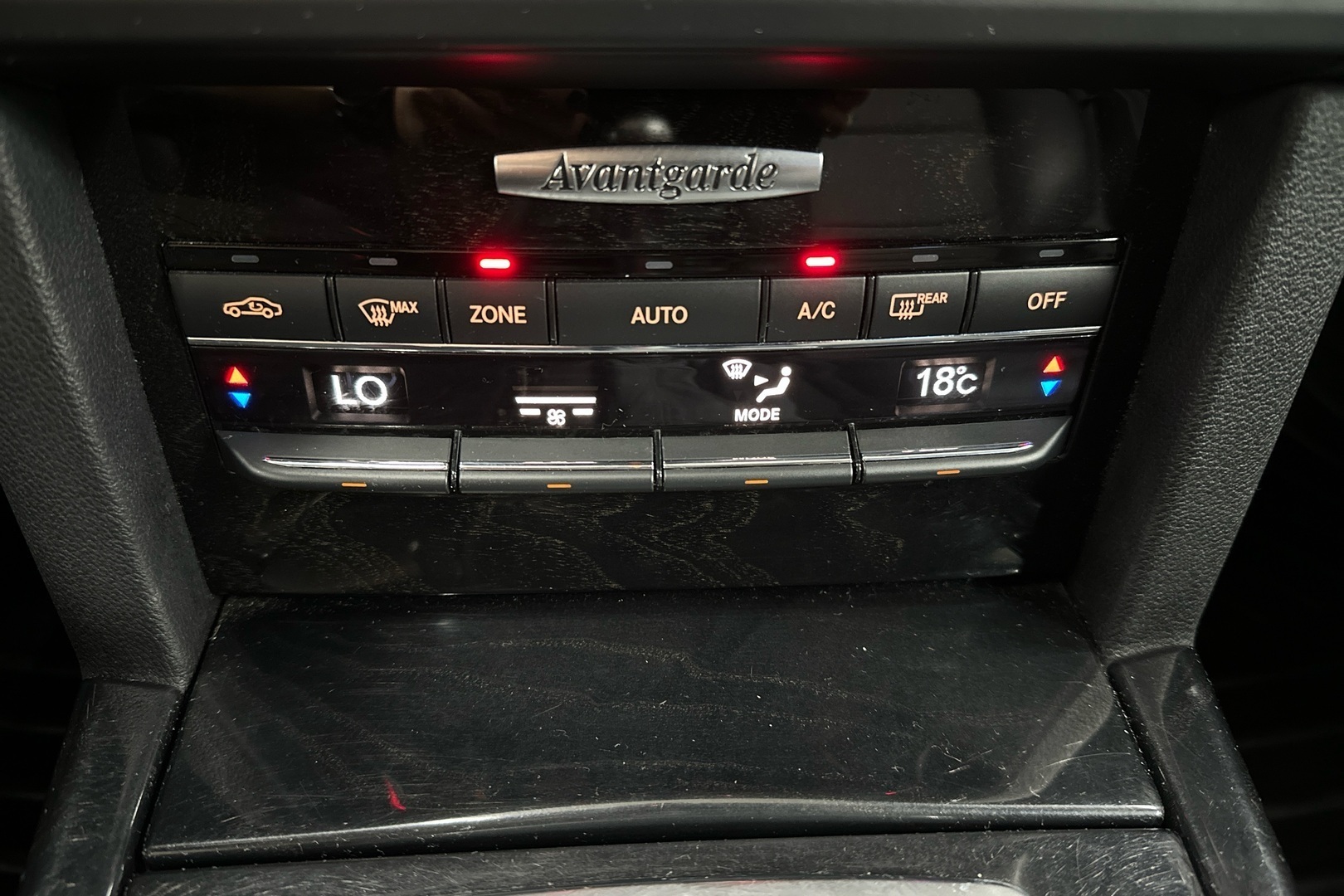 MERCEDES-BENZ E 2010