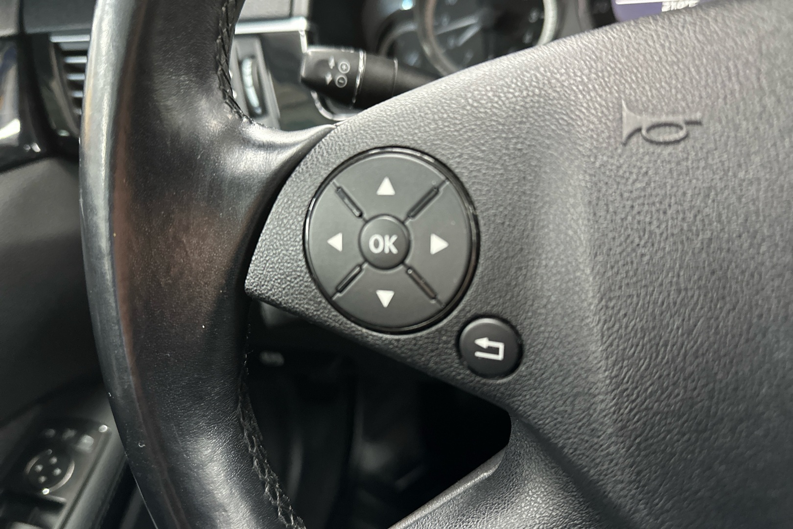 MERCEDES-BENZ E 2010