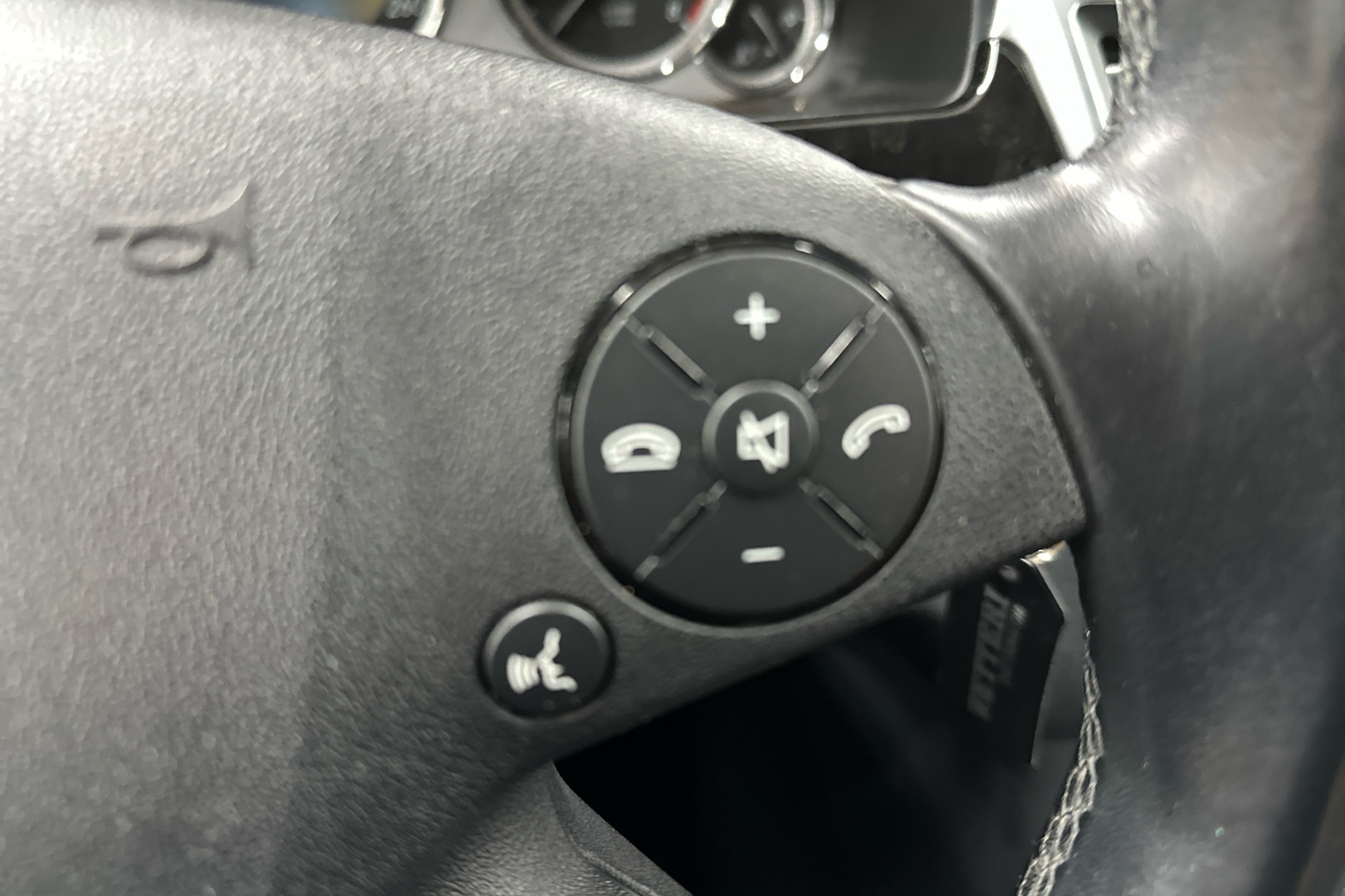 MERCEDES-BENZ E 2010