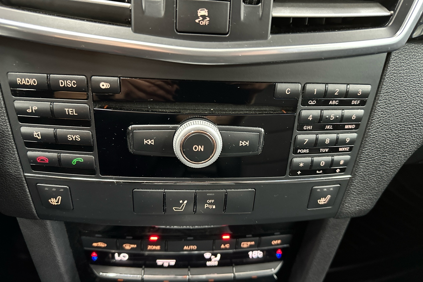 MERCEDES-BENZ E 2010