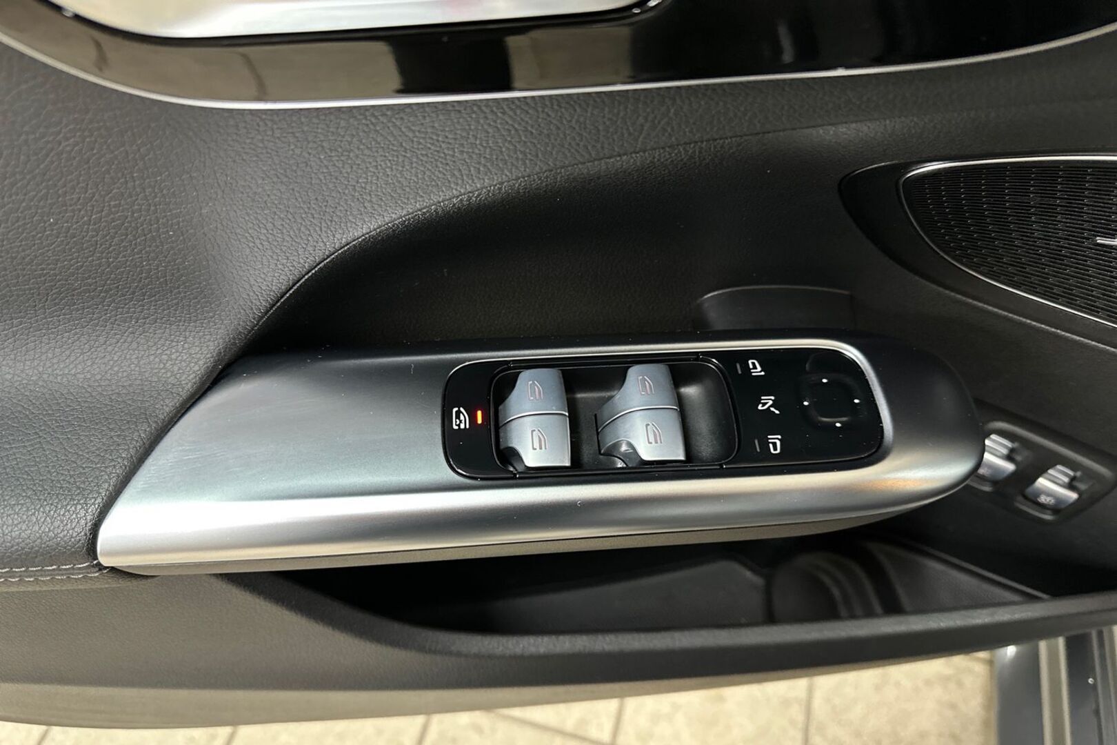 MERCEDES-BENZ C 2022