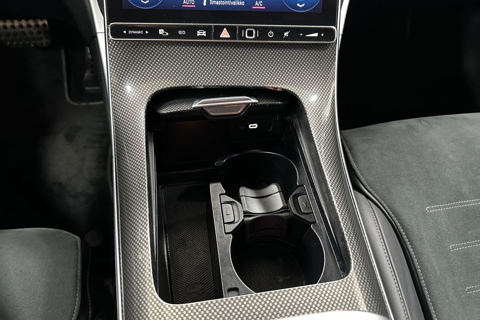 MERCEDES-BENZ C 2022