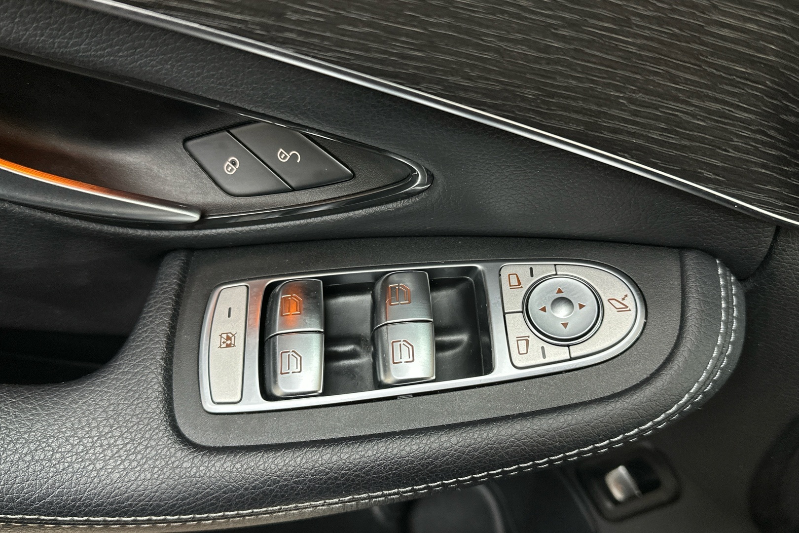 MERCEDES-BENZ C 2020