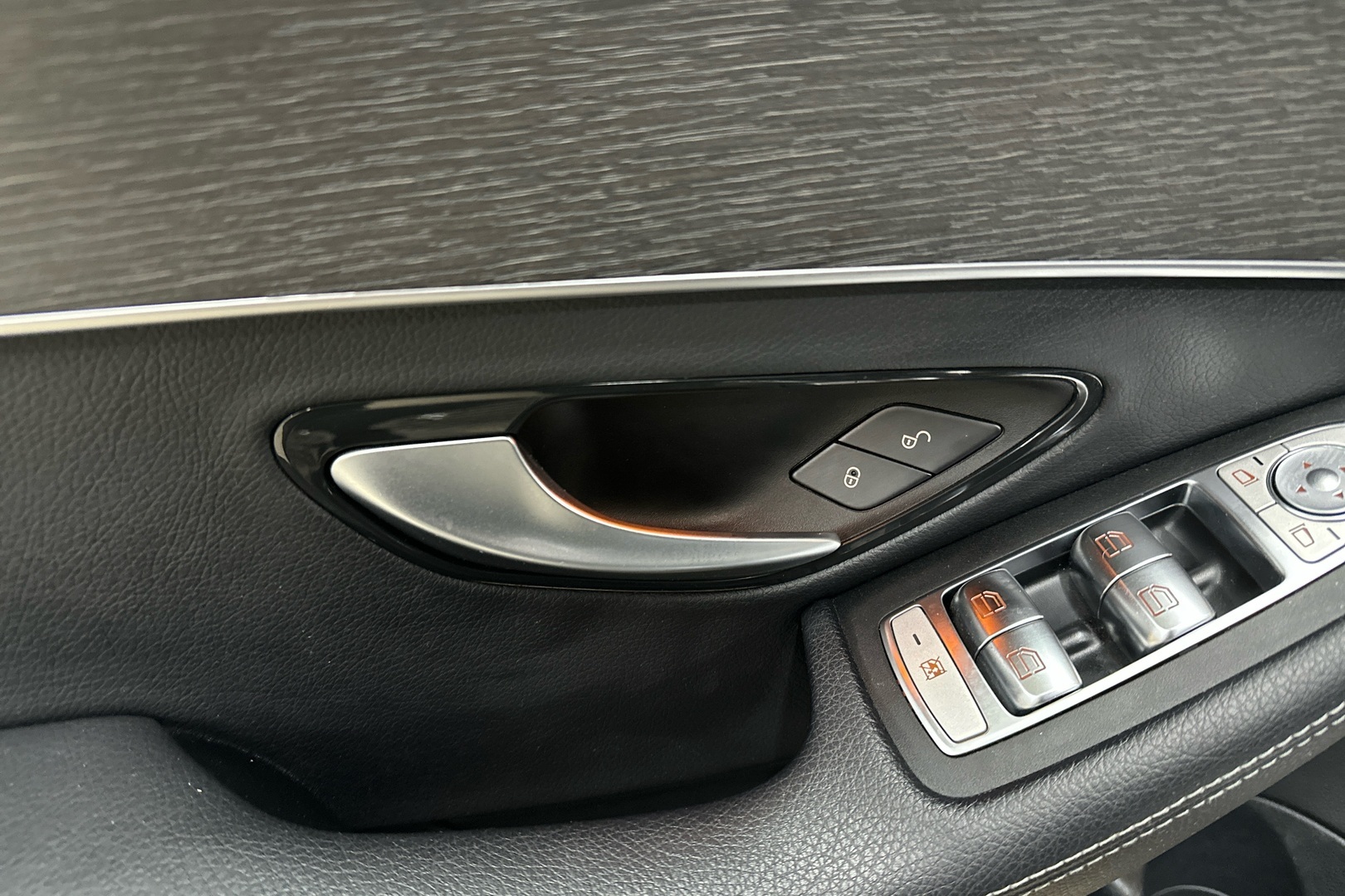 MERCEDES-BENZ C 2020