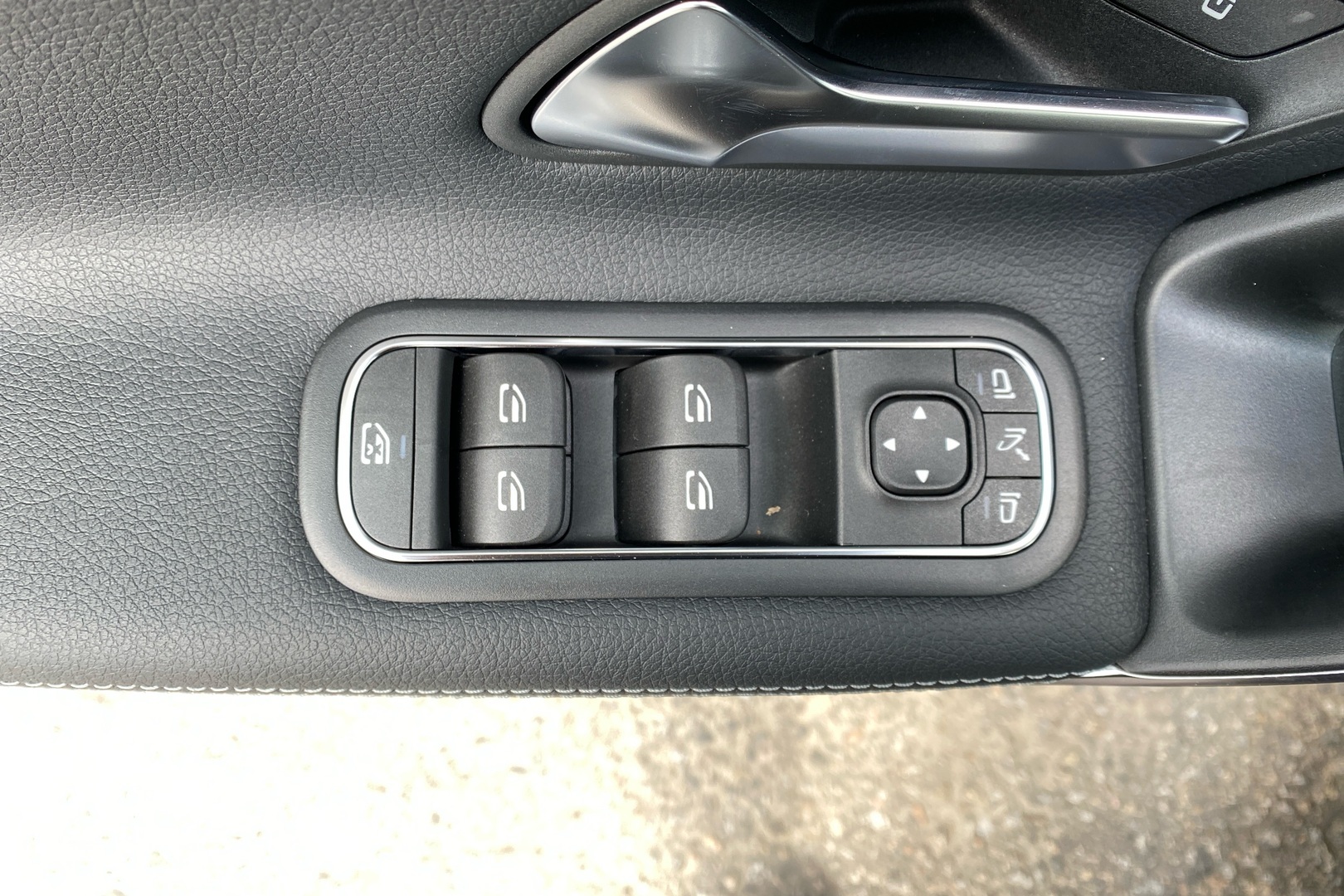 MERCEDES-BENZ A 2025