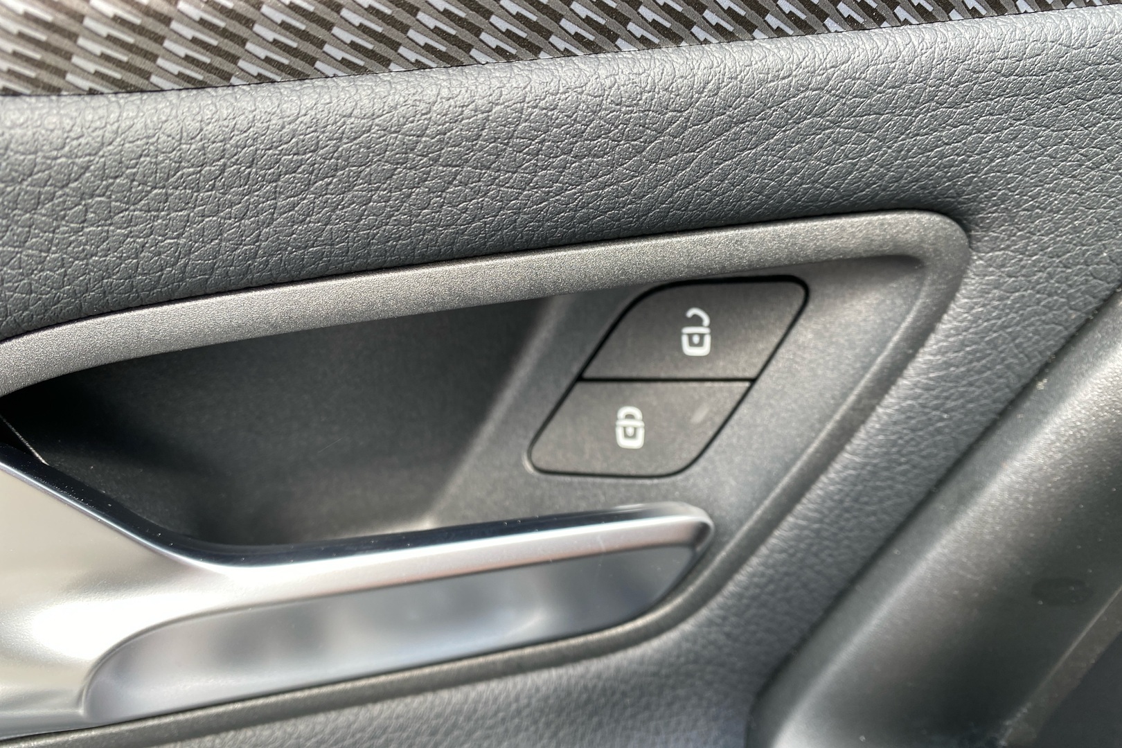 MERCEDES-BENZ A 2025