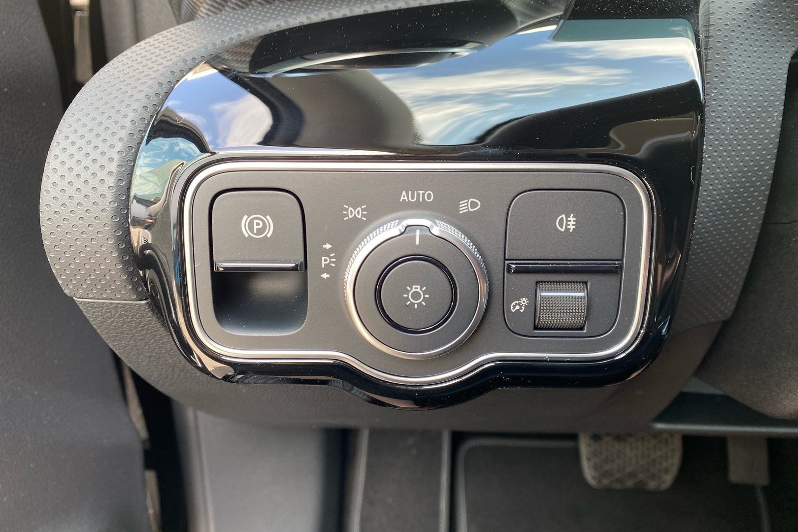 MERCEDES-BENZ A 2025