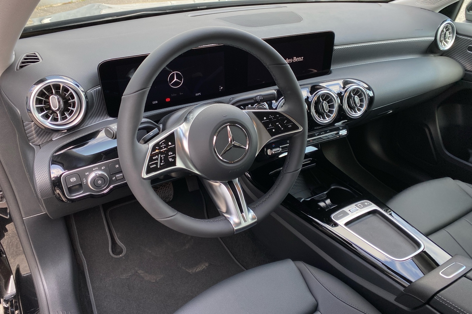 MERCEDES-BENZ A 2025