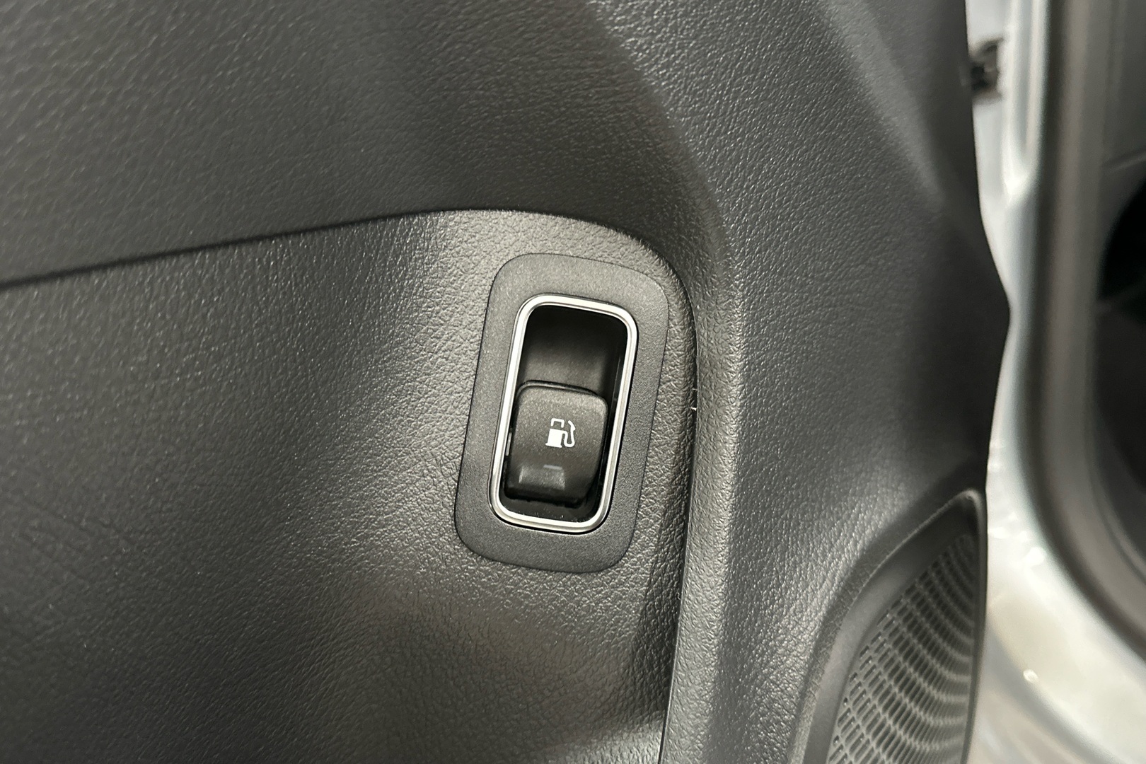 MERCEDES-BENZ CLA 2025