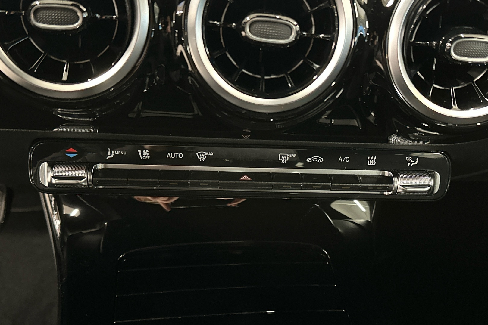 MERCEDES-BENZ CLA 2025