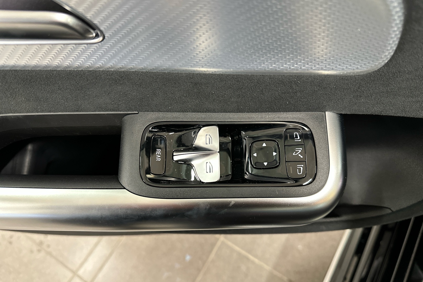 MERCEDES-BENZ CLA 2025