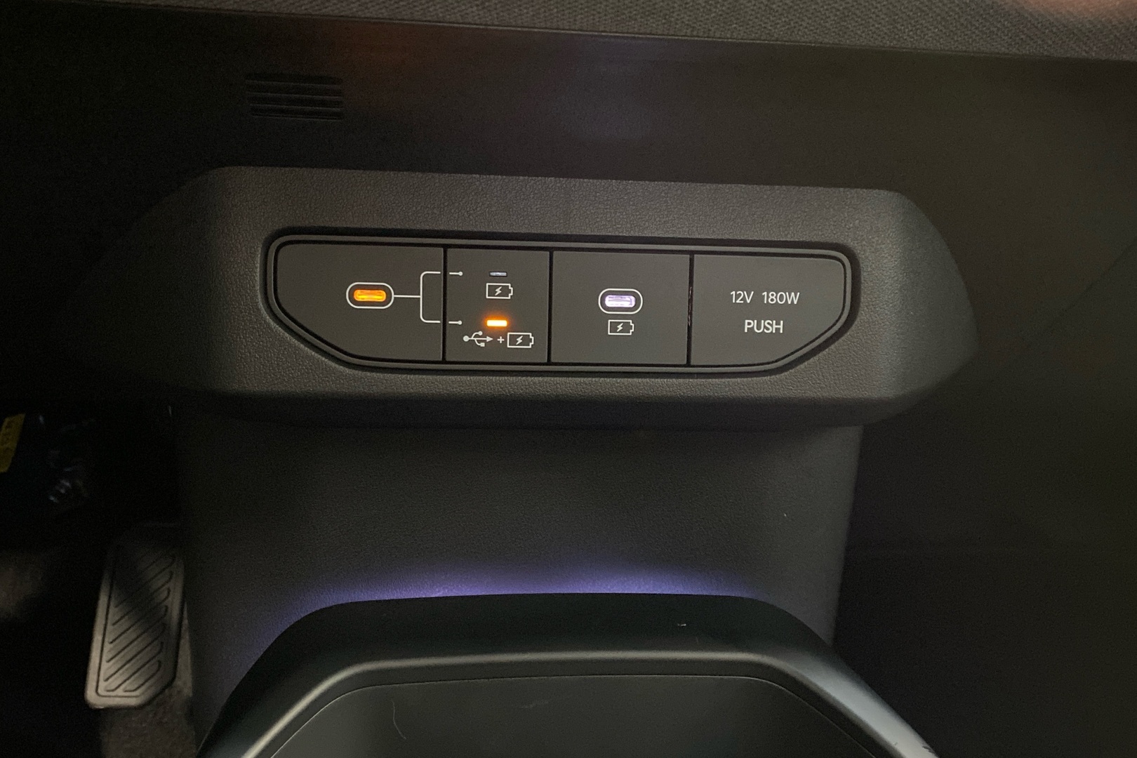 KIA EV4 2026