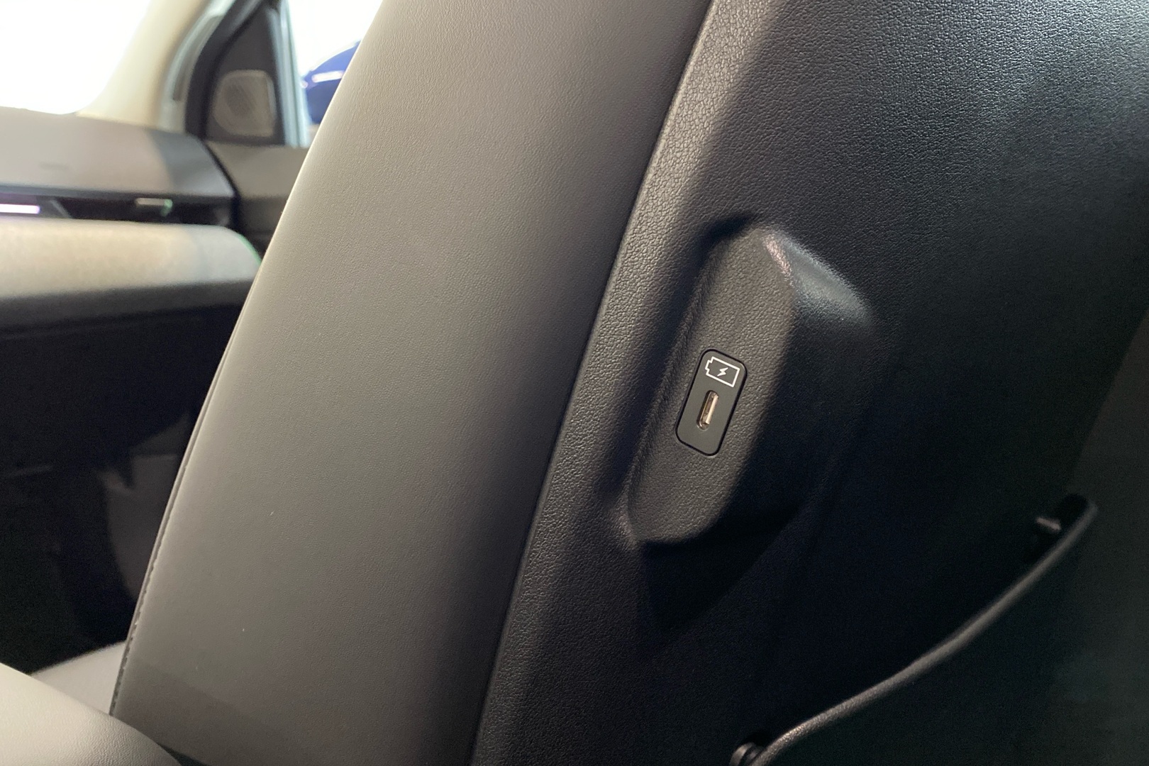 KIA EV4 2026