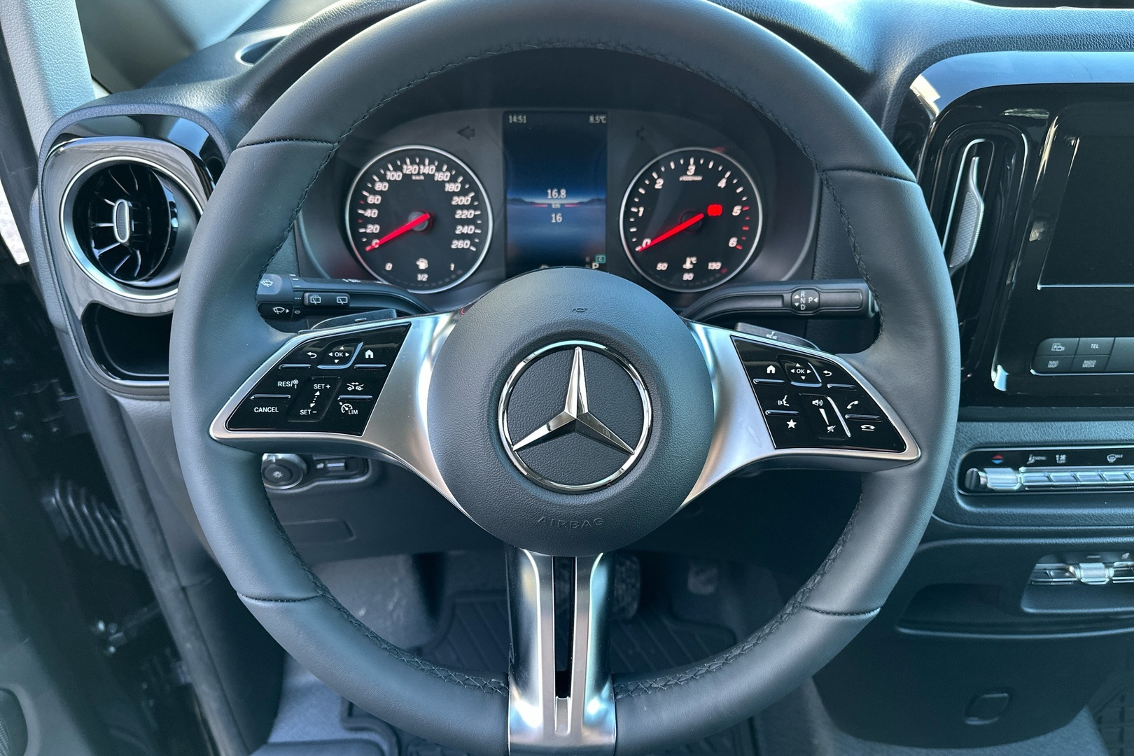 MERCEDES-BENZ Vito 2024