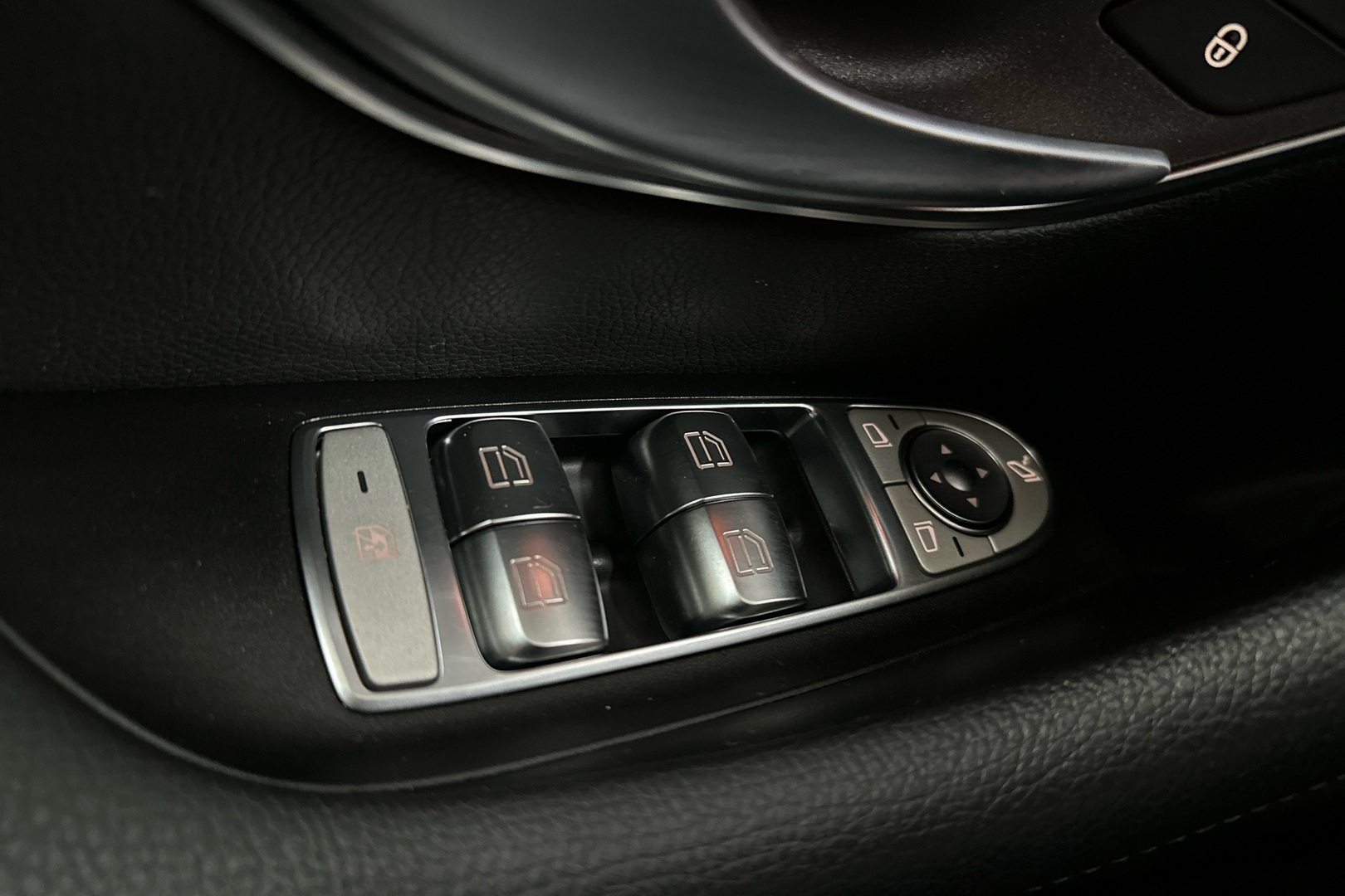 MERCEDES-BENZ E 2021