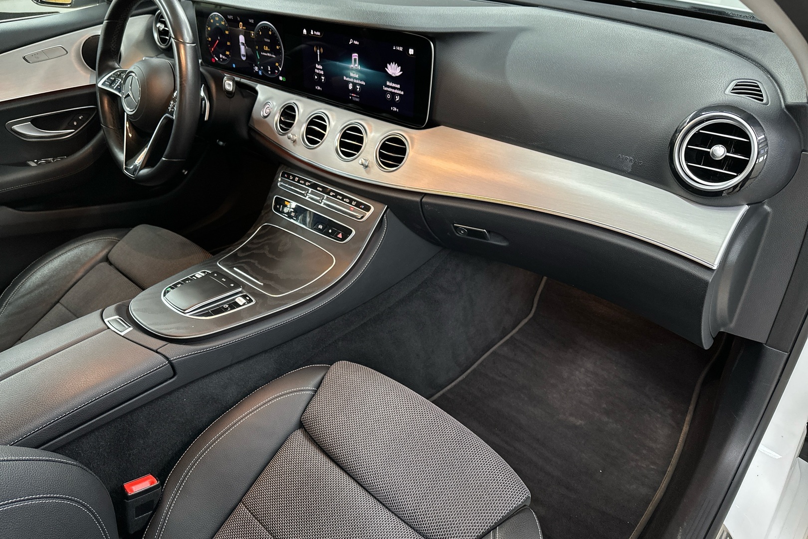 MERCEDES-BENZ E 2021