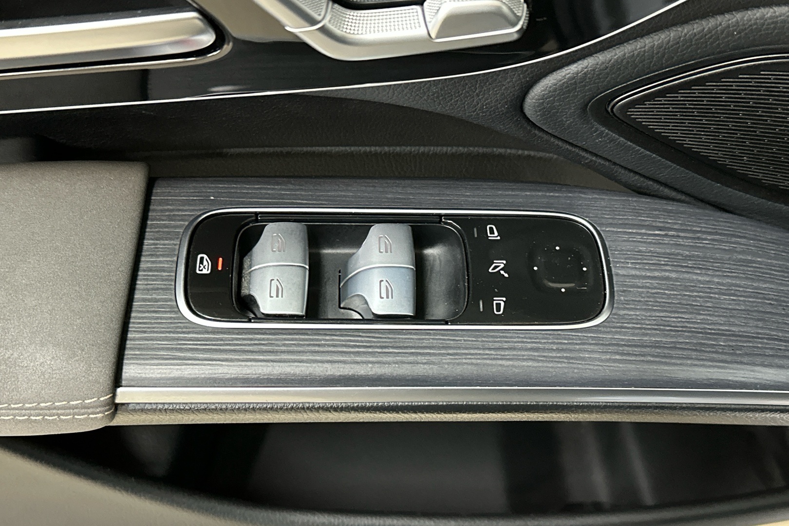 MERCEDES-BENZ EQS 2021