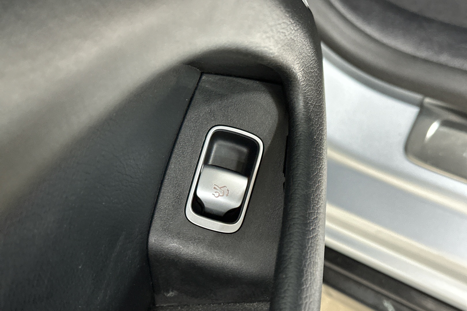 MERCEDES-BENZ EQS 2021